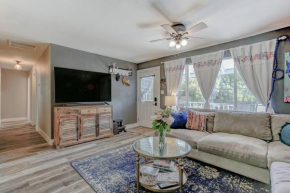Cheerful 1-Bedroom Lake Cottage